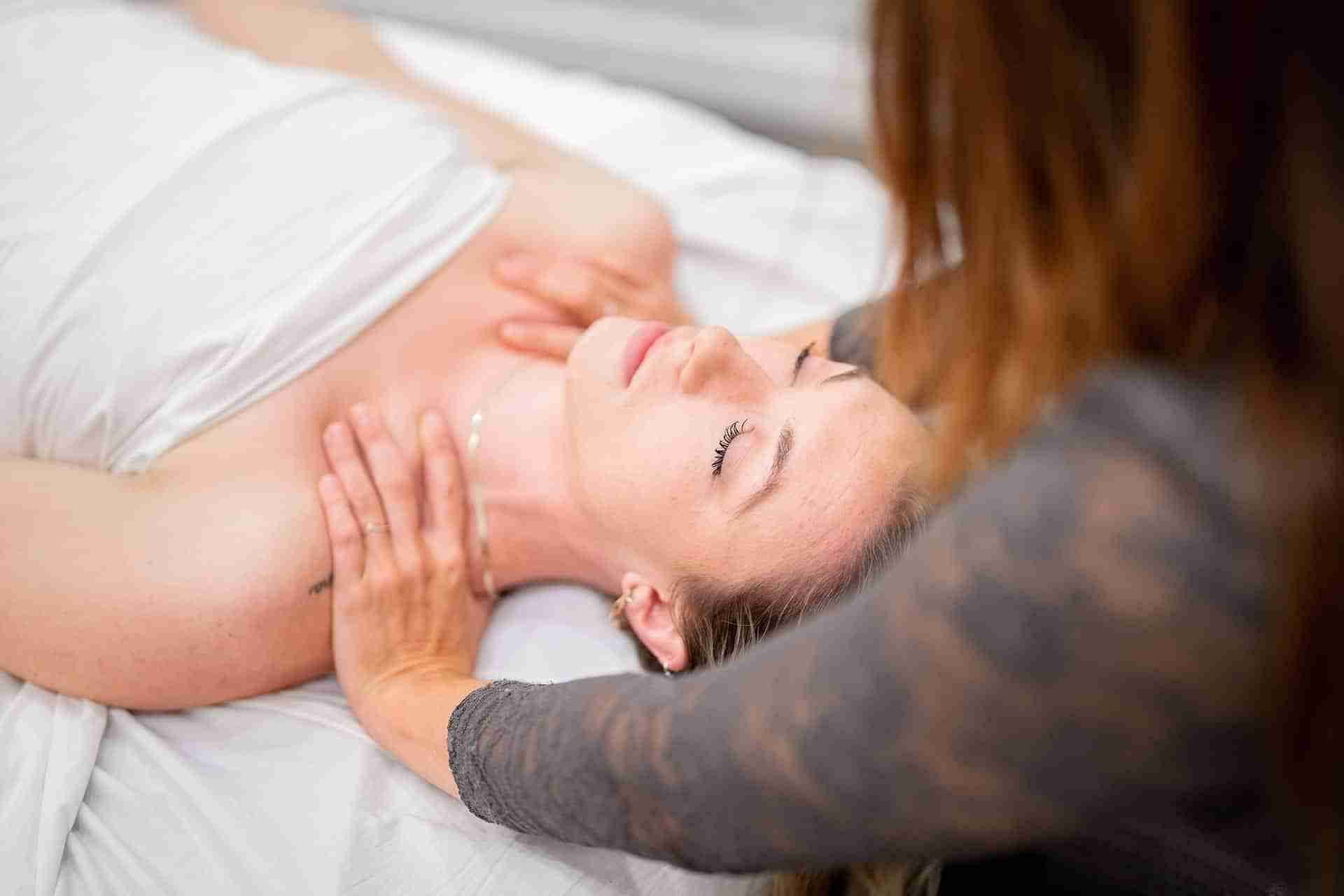 Reiki healing session