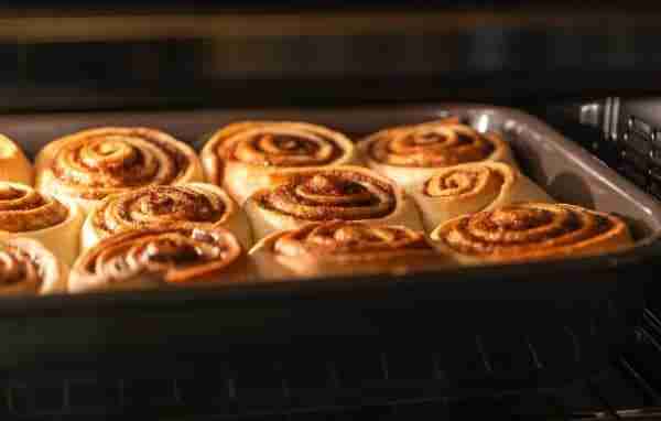Syd Delicious, Vegan Cinnamon Buns