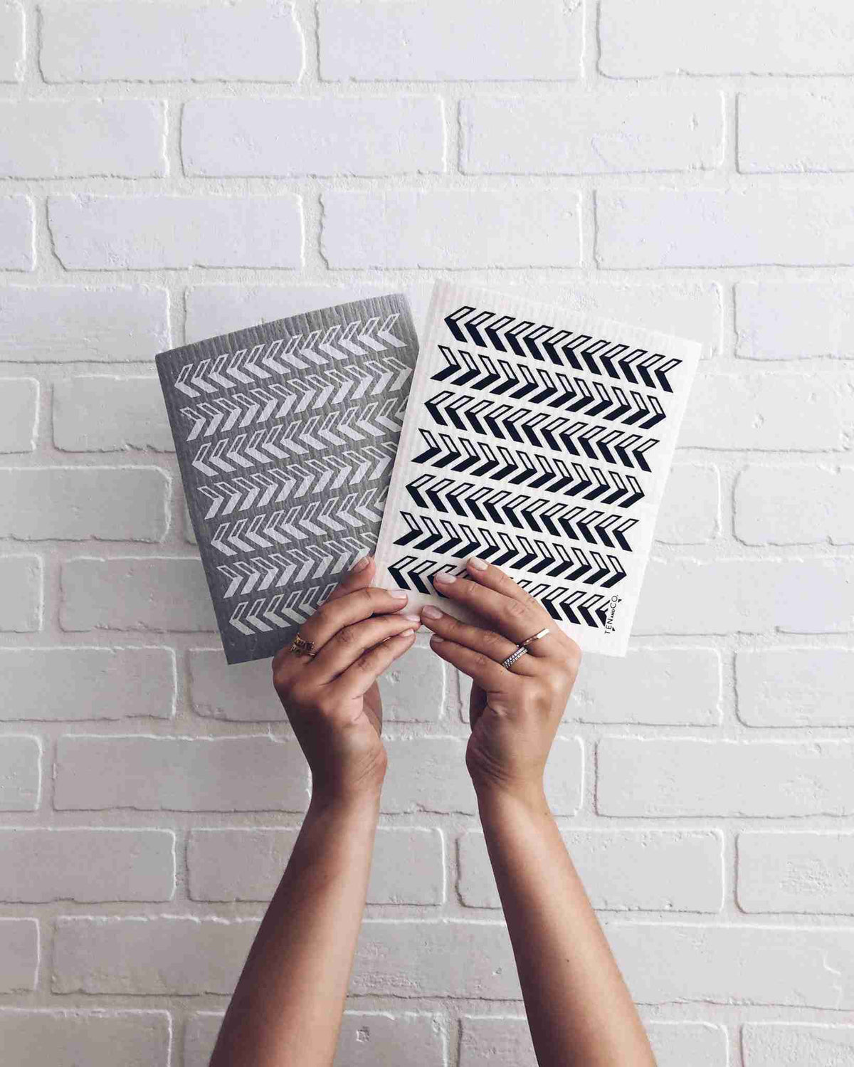 Ten And Co. Sponge Cloth X Grey Arrow