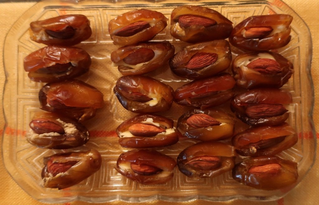 CERTIFIED ORGANIC Mazafati Dates 400g