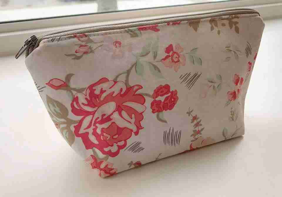 Stitch The Dot Cork Bottom Essential Oil Pouch