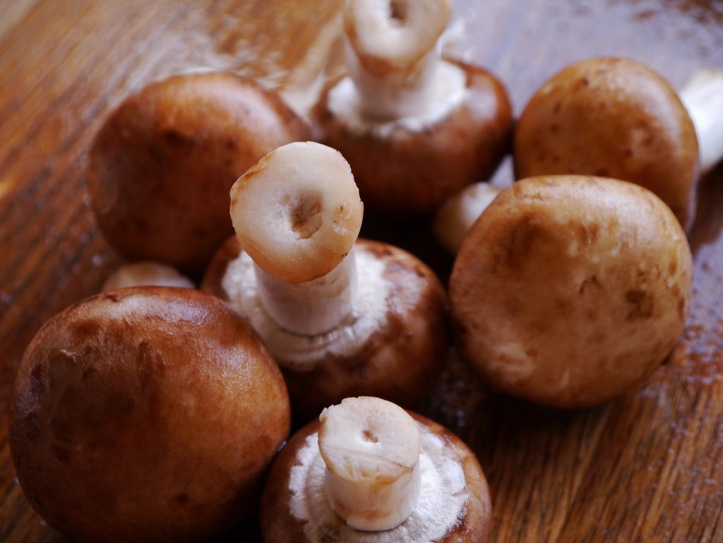 CERTIFIED ORGANIC Brown Bulk Mushrooms, Loose